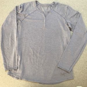 Arc’teryx light weight, quick dry trail long sleeve tee, light purple size small
